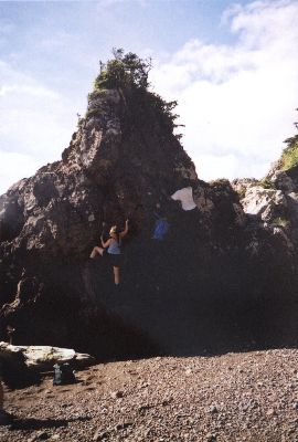 climbinb.jpg (177825 bytes)